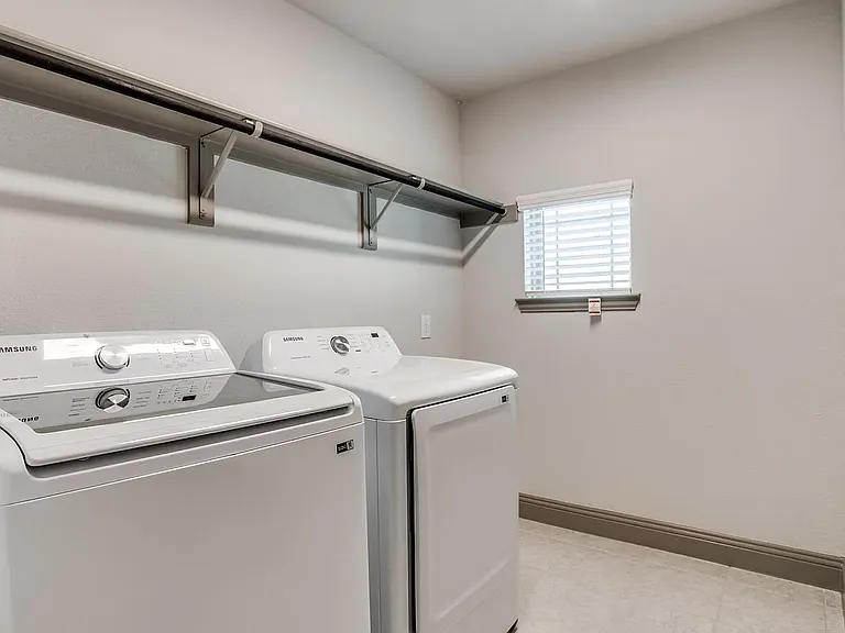 7617 Regal Ln — Photo 8