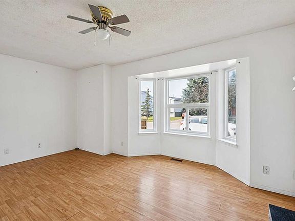 5th image of 104 W Falmere Way NE