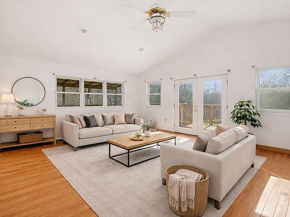 4th image of 10228 Goose Creek Rd