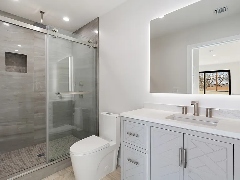 6830 Lubao Ave — Photo 24