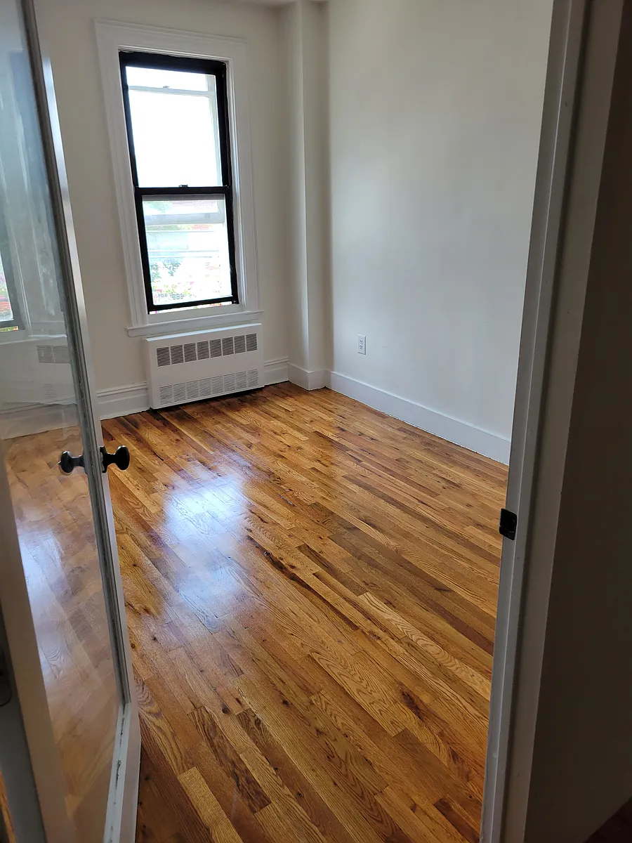 Building Photo - 1338 Willoughby Ave #2B