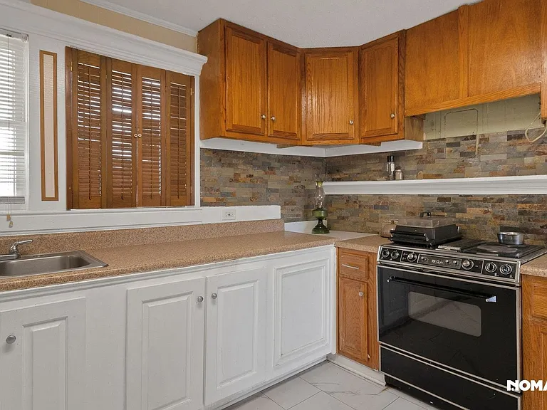 141 Dockweiler Rd N — Photo 2