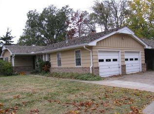421 S Howe Rd, Wichita, KS 67209