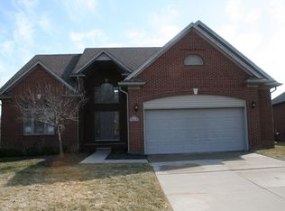 19824 Mapleton Dr, Macomb, MI 48044