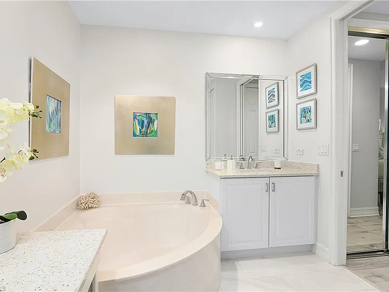 3099 Lancaster Dr #7-701 — Photo 15