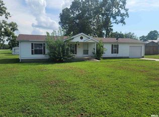 405 E Fayette Ave, Patoka, IL 62875