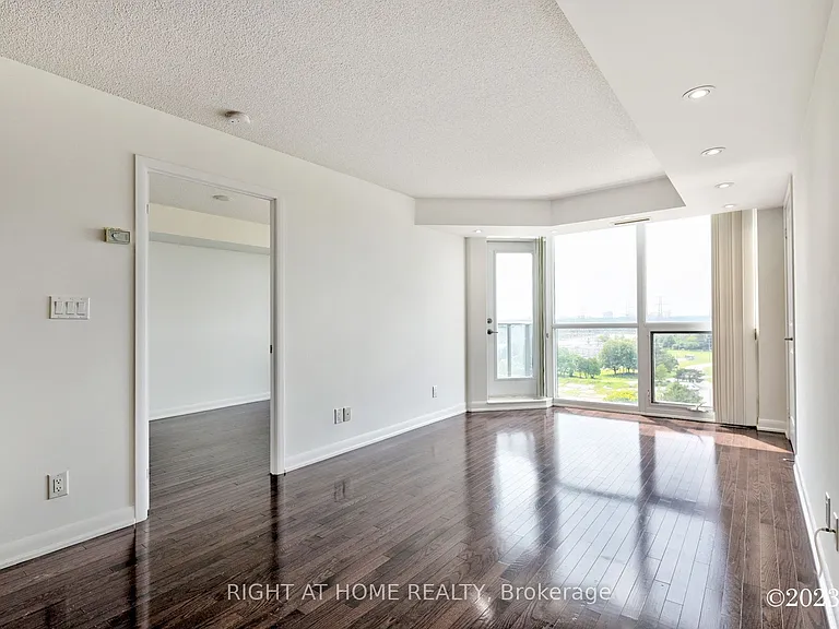 5793 Yonge St #1009 — Photo 7