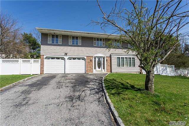 1st image of 11 Bruce Dr