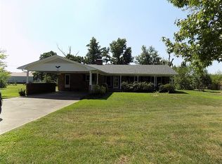 800 E Lake Francis Dr, Siloam Springs, AR 72761