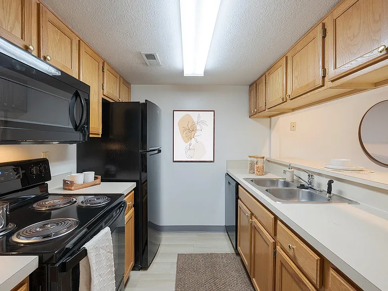 BenningtonPond_2026_Kitchen_VirtuallyStaged