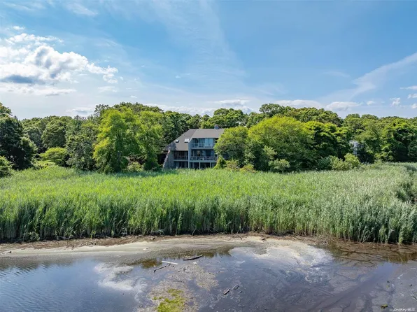 15 Peathole Lane, Bellport Village, NY 11713