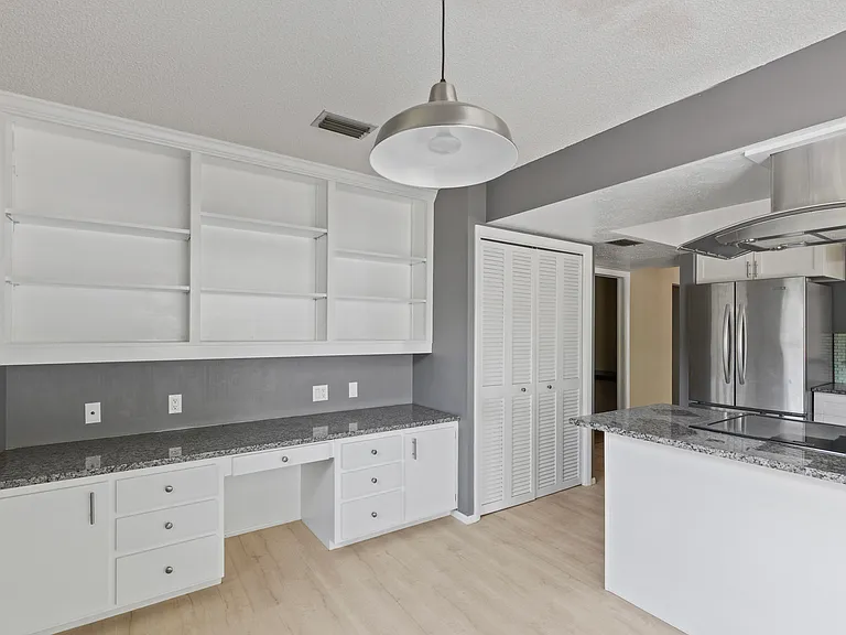 8127 Timber Lake Ln — Photo 11