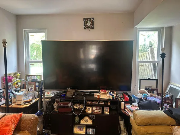 33 Franklin Dr, Voorhees, NJ 08043