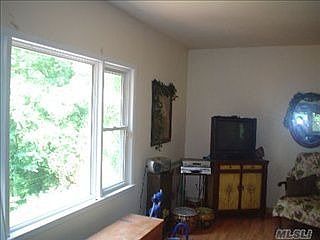 3rd image of 33 Argyle Pl