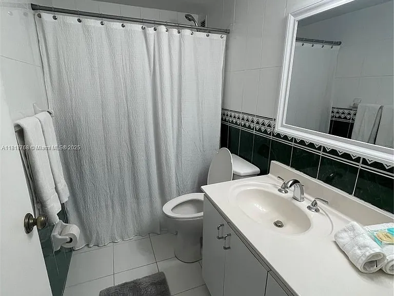 5601 Collins Ave #1210 — Photo 12