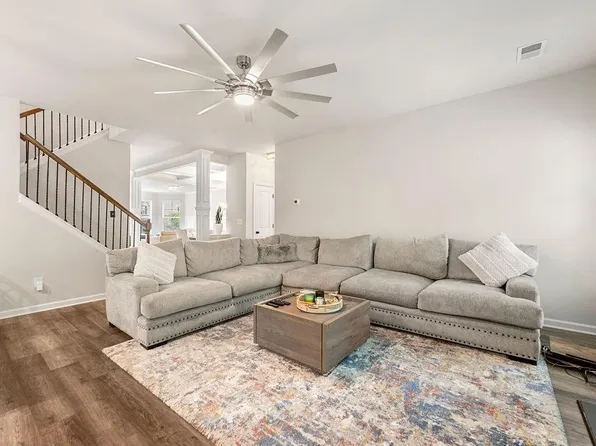 2357 Red Hibiscus Ct, Atlanta, GA 30331