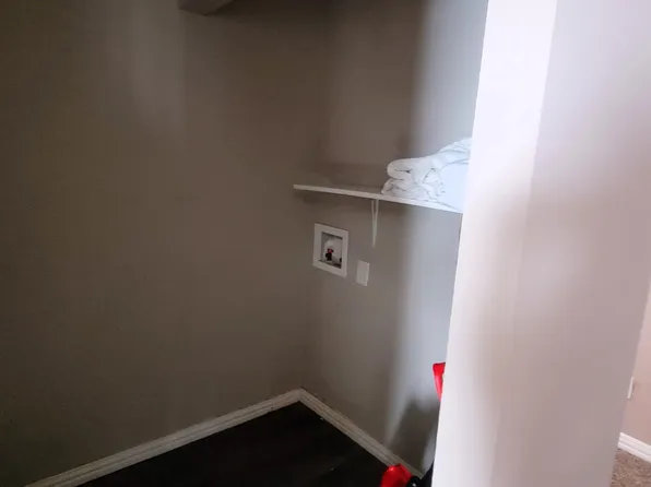 5821 Black Oak Ln, River Oaks, TX 76114