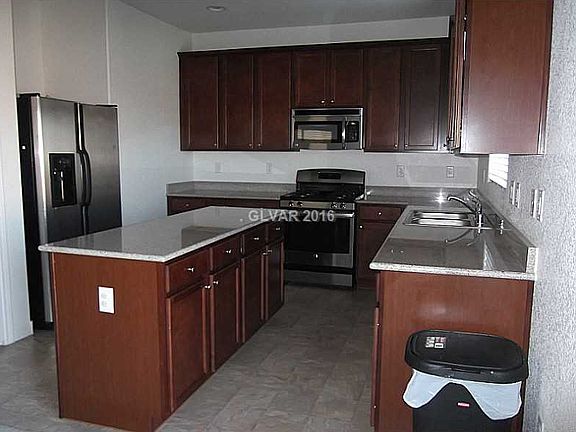 3rd image of 766 Cambridge Crest Ct