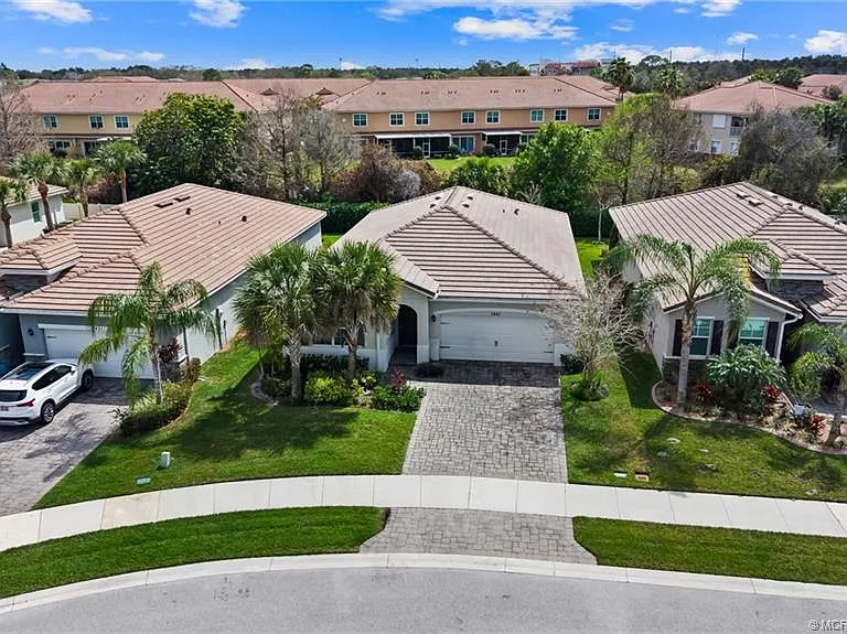 7461 SW Harbor Cove Dr — Photo 2