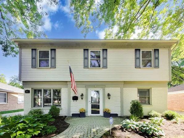 833 E Rockland Rd, Libertyville, IL 60048