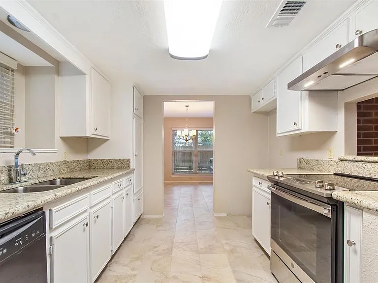 108 N Deerfoot Cir — Photo 26