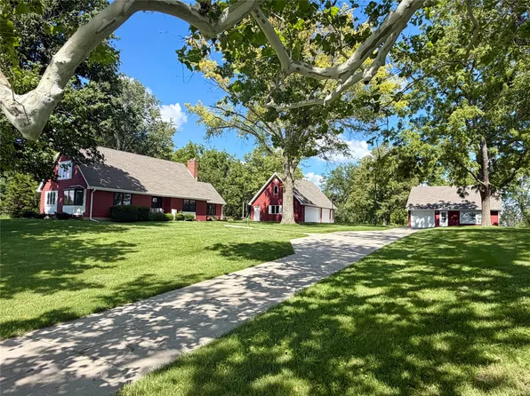 3630 & 3678 E 68th St S, Newton, IA 50208