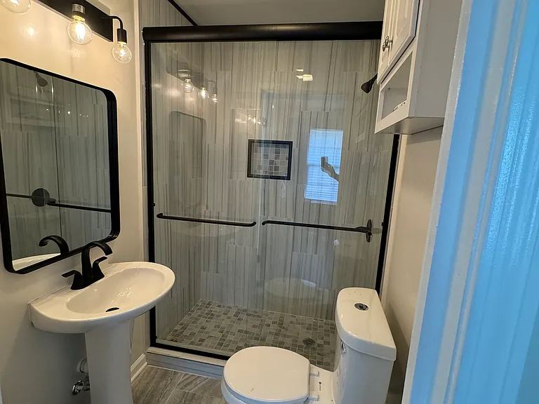 308 W Hale St — Photo 14