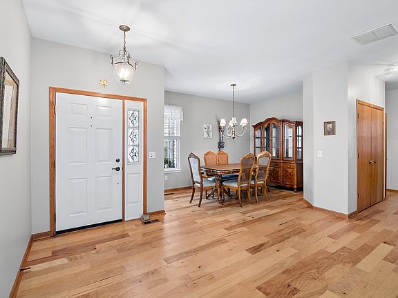 2nd image of 1561 W Cadillac Cir