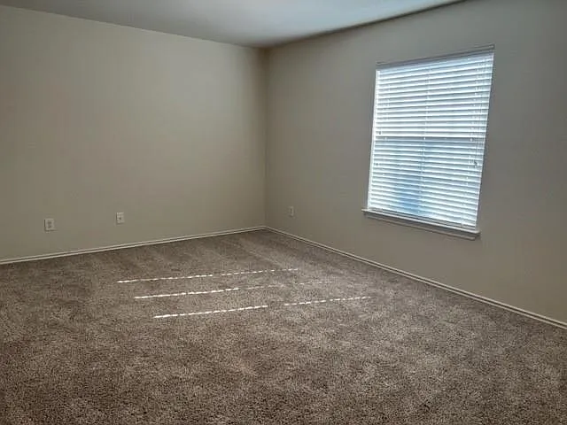 2480 Green Meadows Ln — Photo 9