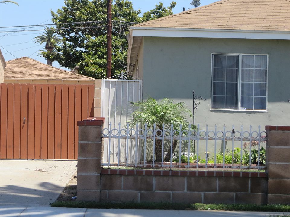 2nd image of 2442 San Francisco Ave
