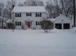 21 Fairview Dr, Farmington, CT 06032