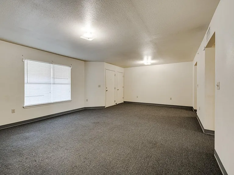 Mariner II Apartments — Photo 32