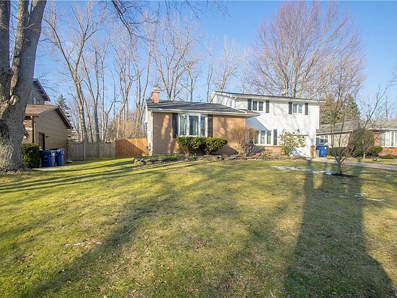 2nd image of 125 Montbleu Dr