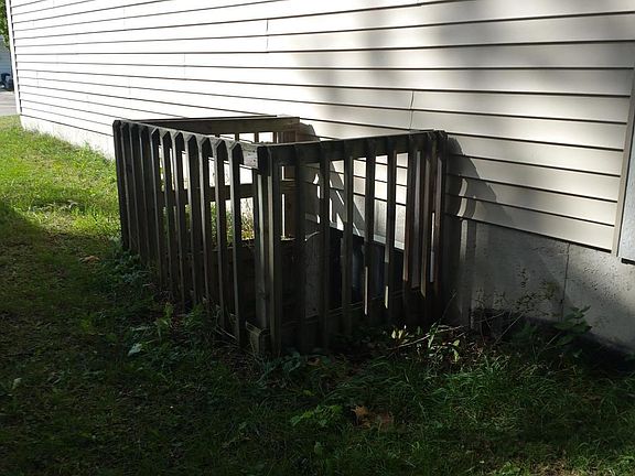 4th image of 1530 James Ave