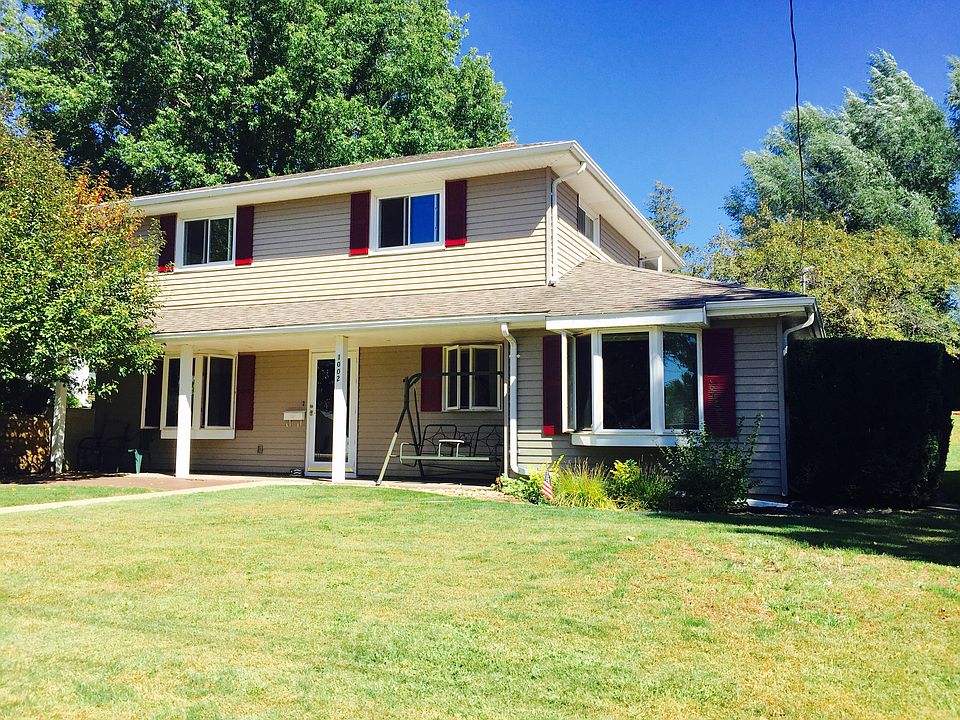 1st image of 1002 11th St
