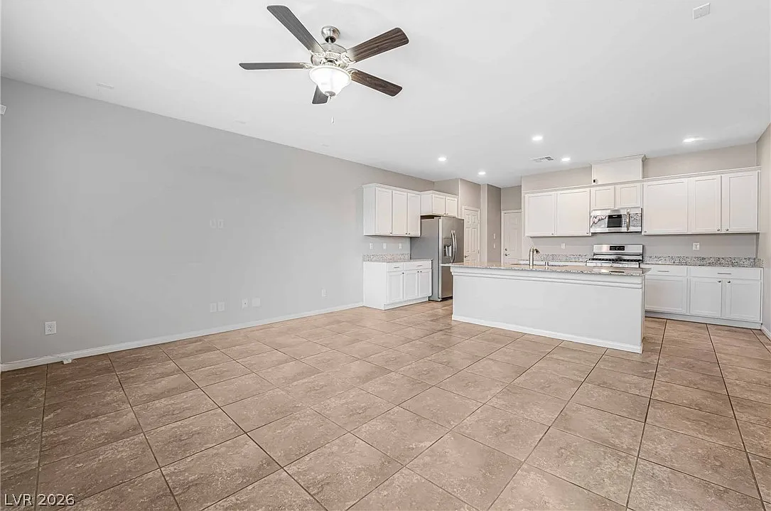 3 bed, 2.5 bath, 2180 sqft, $2,300 — Photo 2