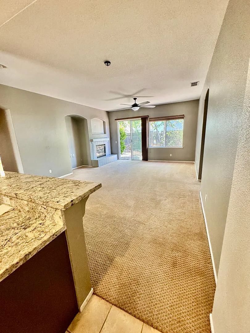 Great Court Location Near Galleria Roseville & Hwy 65 — Photo 3