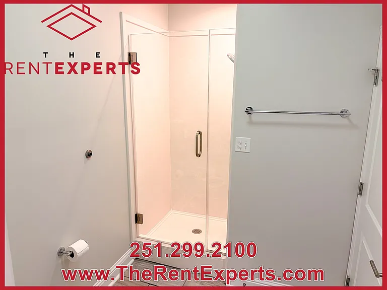 360 Dauphin St — Photo 5