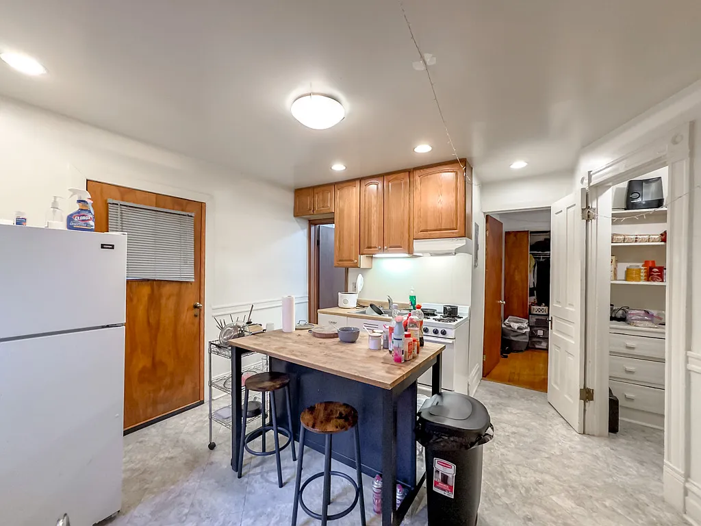 1 bed, 900 sqft, $2,075 — Photo 2