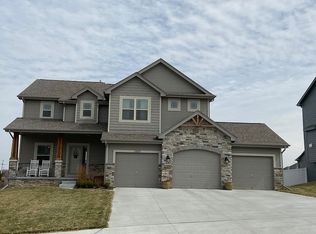 11601 S 110th St, Papillion, NE 68046