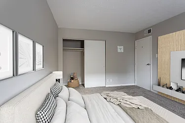 Lansdowne Grove Apartments — Photo 16