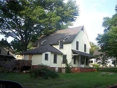 2nd image of 205 Park Ave
