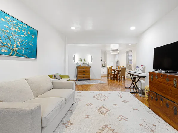 104-20 68th Drive image 5 of 15