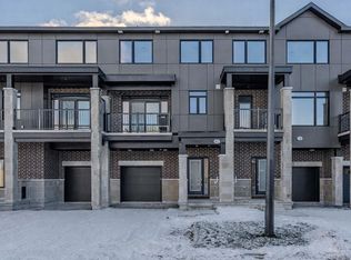 802 Anciano Cres, Ottawa, ON K2S2R7