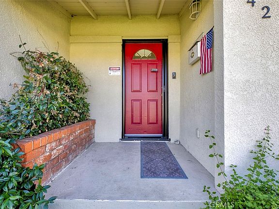 2nd image of 942 Oleander St