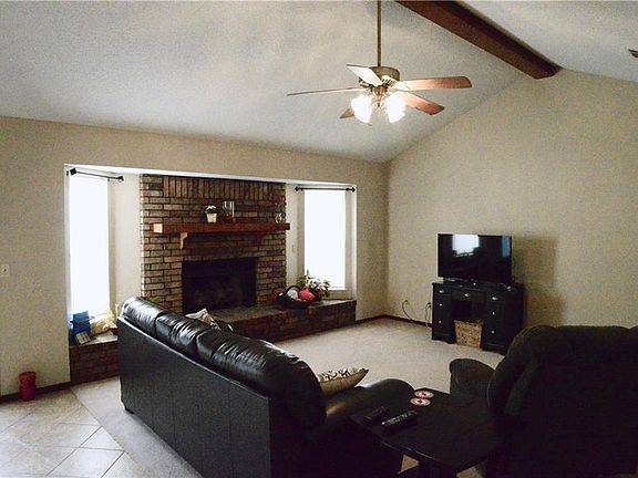 5th image of 2101 W Loren Cir