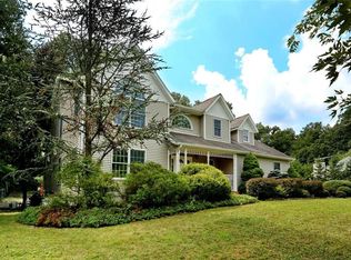 11 Lori Ct, Spring Valley, NY 10977