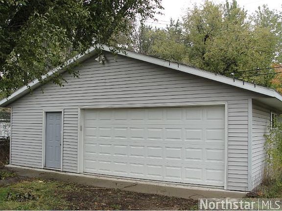 3rd image of 1040 31st Ave N