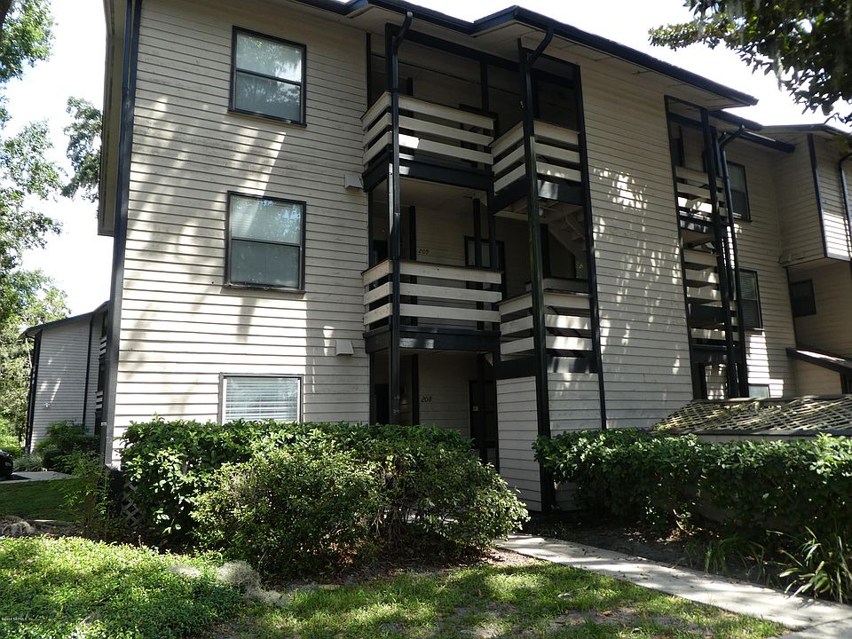 1st image of 1604 Arcadia Dr Unit 208