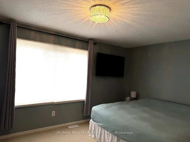 141 Gail Parks Cres — Photo 15